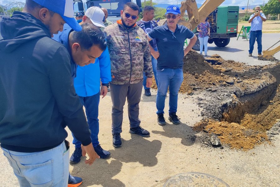 Gobierno Bolivariano ejecuta sustitución de colector emisario y atiende a más de 5.600 familias falconianas