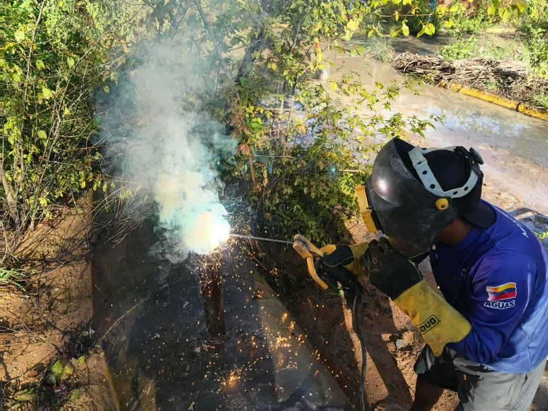 Gobierno Bolivariano corrige incidencia en aducción de 54” del tramo Guri – Ciudad Bolívar