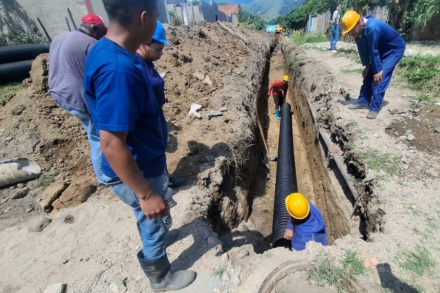 Avanza construcción de red para aguas servidas en atención a más de 170 familias en Yaracuy