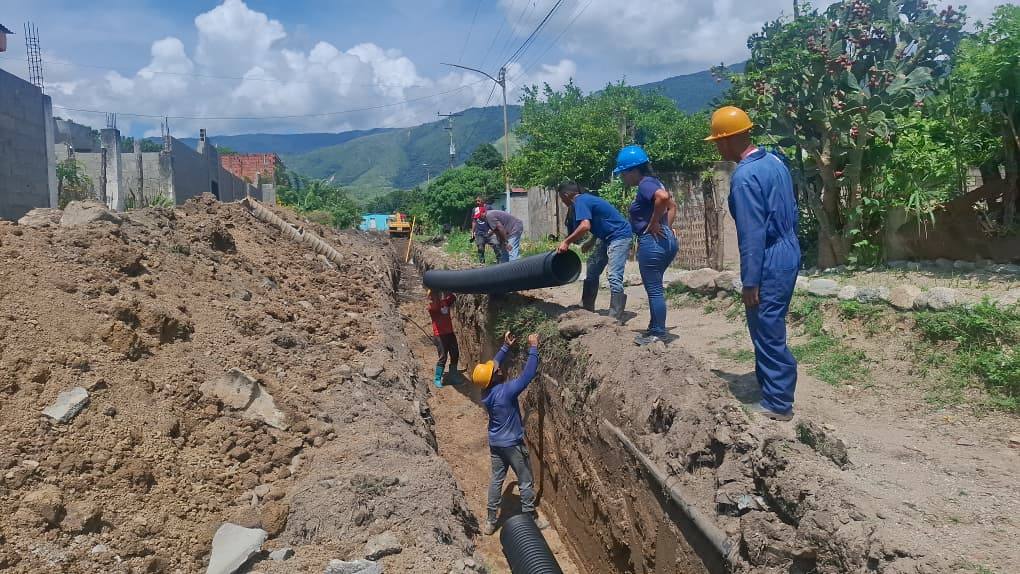 Avanza construcción de red para aguas servidas en atención a más de 170 familias en Yaracuy