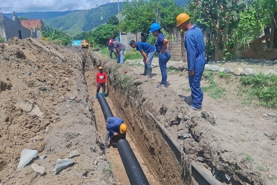 Avanza construcción de red para aguas servidas en atención a más de 170 familias en Yaracuy