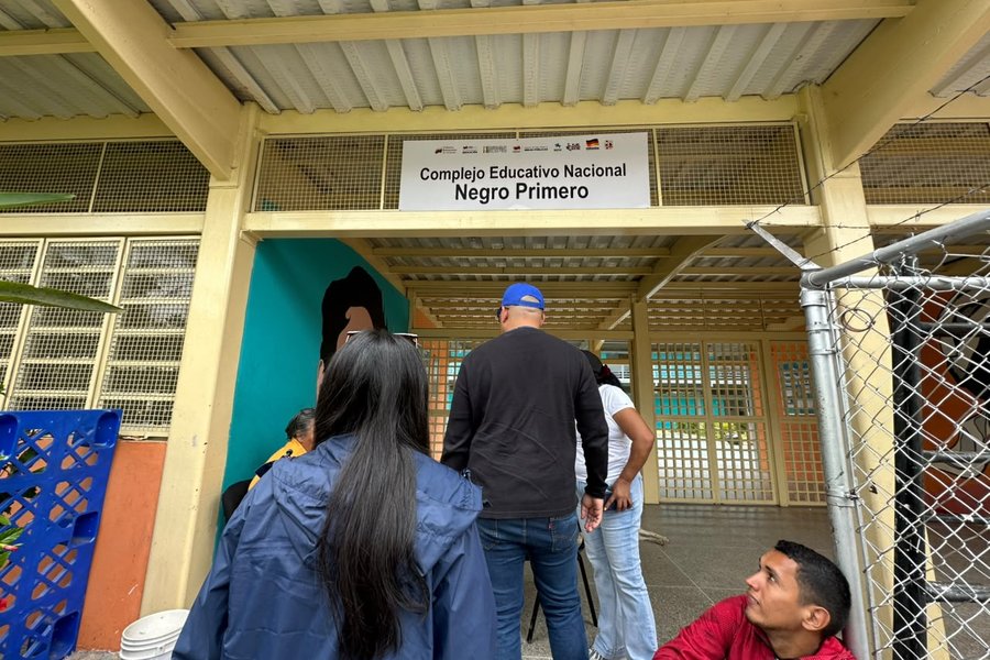 Gobierno Nacional garantiza suministro de agua en centros educativos habilitados como refugios en Miranda