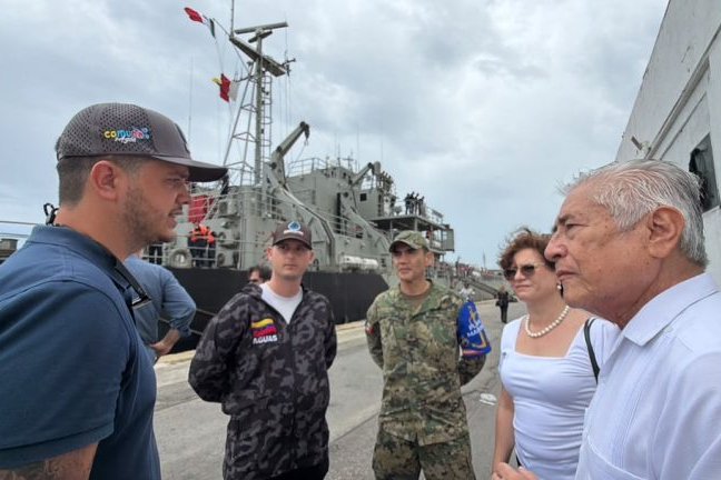 Armada de México llega a La Guaira con cuatro plantas potabilizadoras móviles
