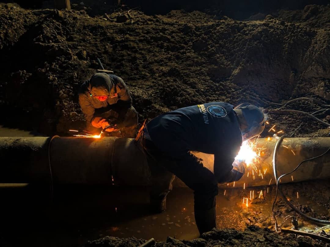 Gobierno Bolivariano repara tubería principal en Urachiche para garantizar agua a más de 15.000 yaracuyanos