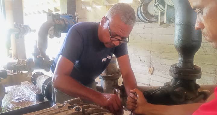 Reparada avería en tubería de 20 pulgadas en el sector La Silsa del estado Miranda