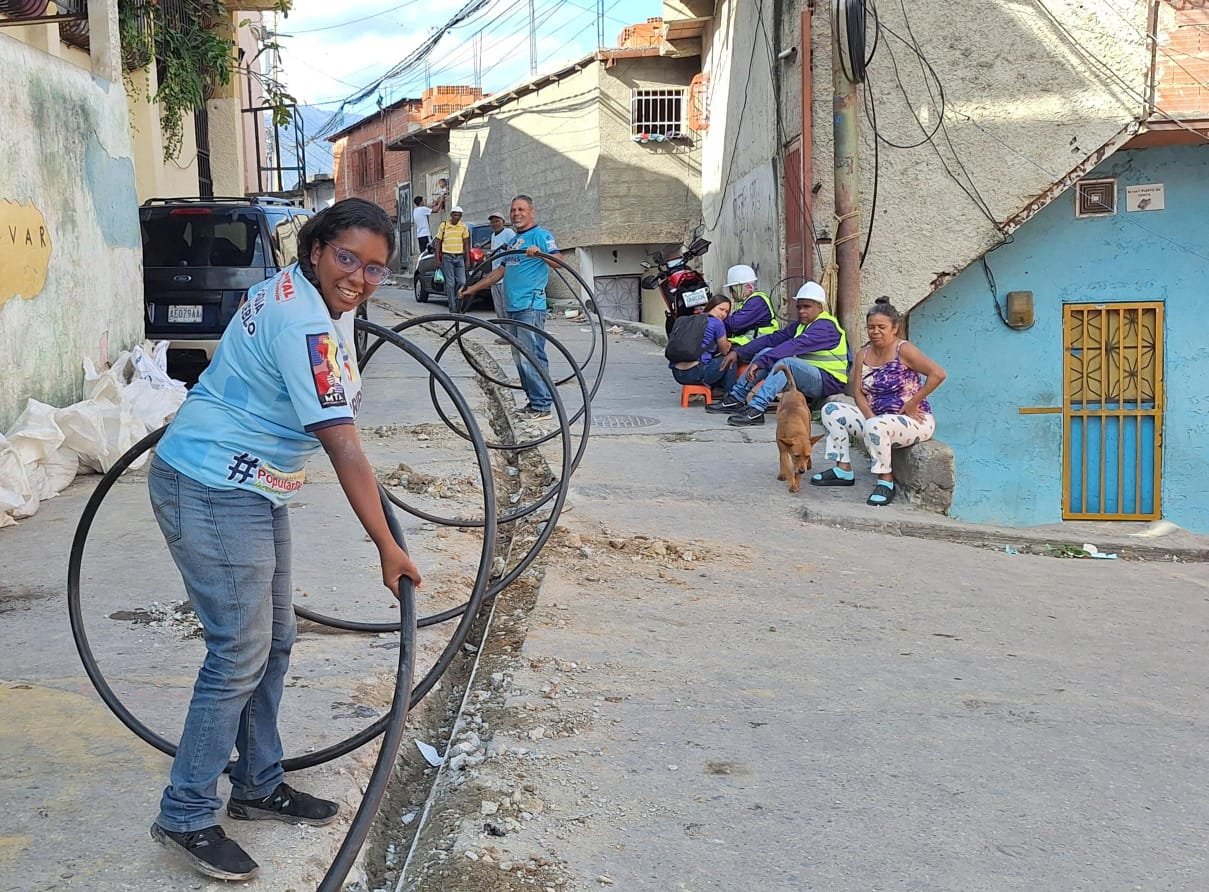 Avanza proyecto comunitario para optimizar servicio hídrico a 405 familias de la parroquia San Juan