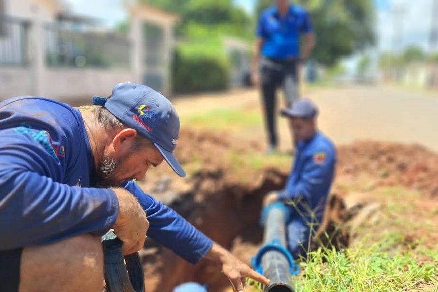 Gobierno Bolivariano atiende a familias bolivarenses tras reparación de averías de agua en Ciudad Bolívar