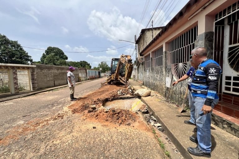 MinAguas repara avería de agua potable en Monagas