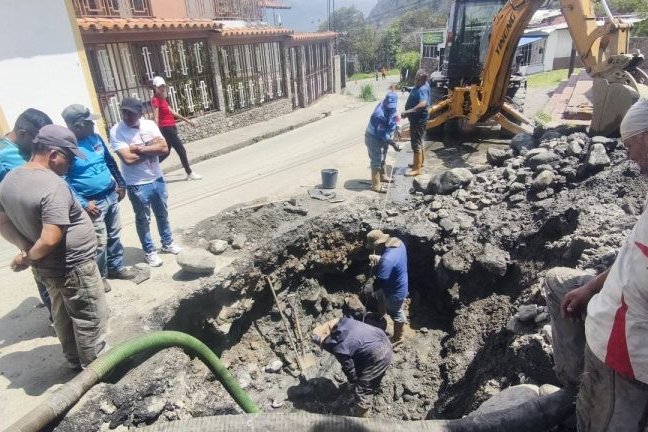Mérida | Hidroven repara red de aguas servidas en el Playón Alto
