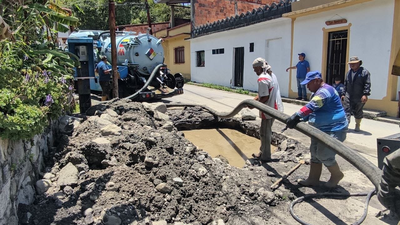 Mérida | Hidroven repara red de aguas servidas en el Playón Alto