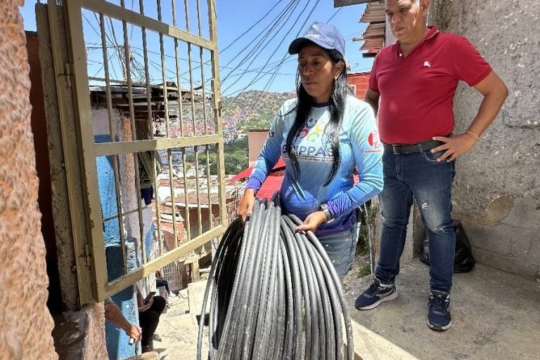 Culmina sustitución de 200 metros de tubería para agua potable en El Cementerio