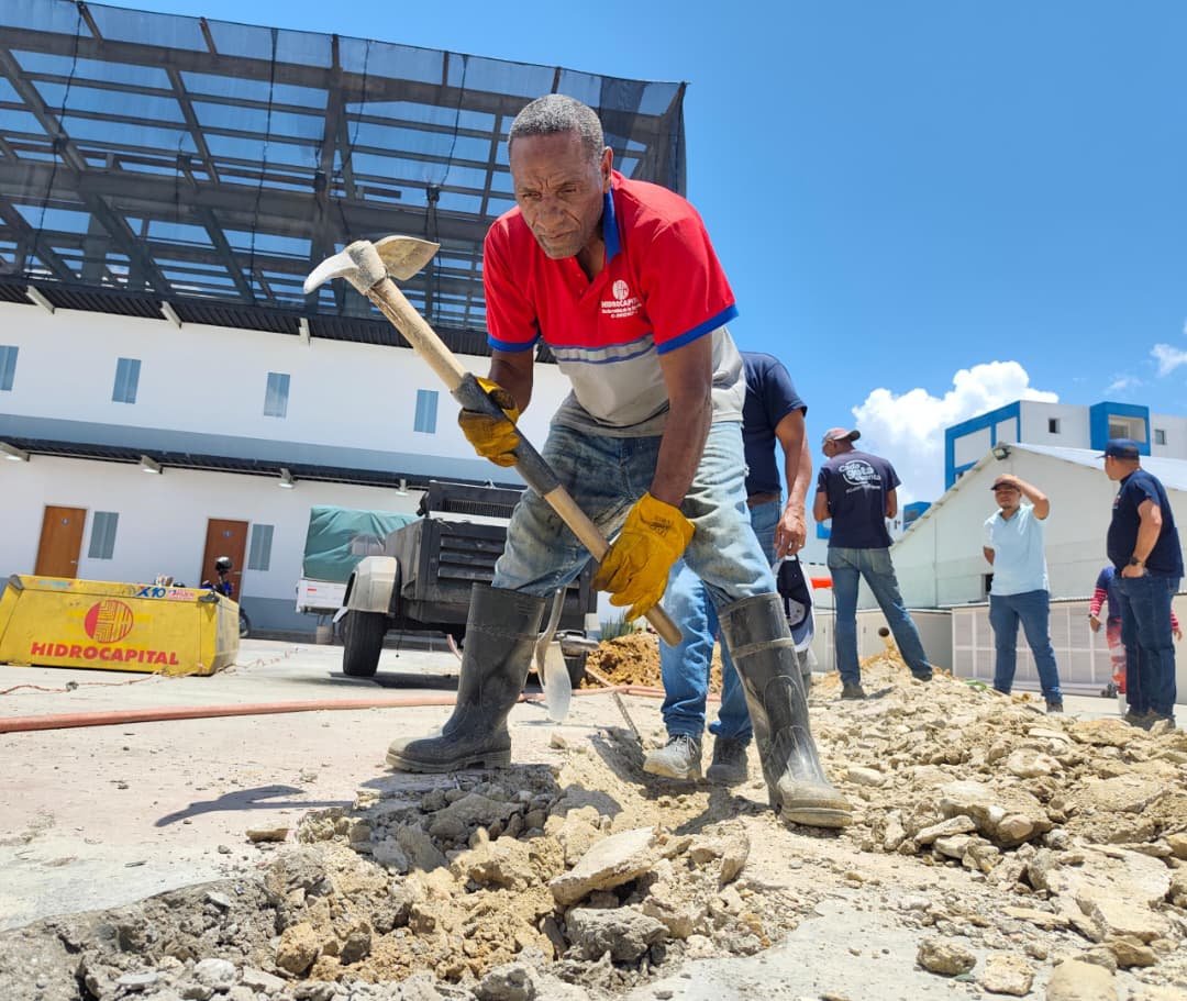 Hidroven optimiza red de aguas servidas en Campamento Transitorio de Catia