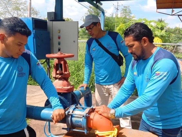Hidroven optimiza el servicio de agua potable en Santa Ana en Apure