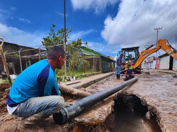 Sustituyen 10 metros de colector en el sector El Paraíso de Maturín