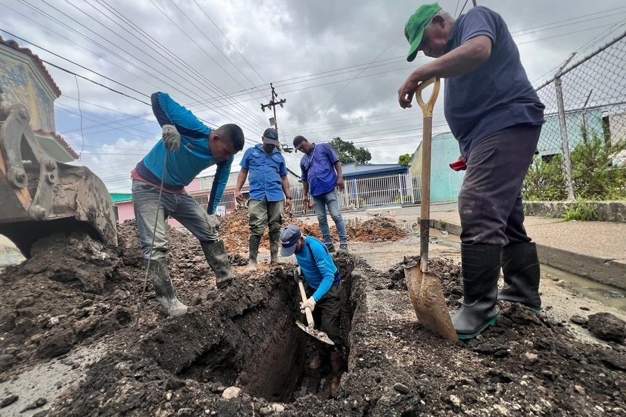 Sustituyen 10 metros de colector en el sector El Paraíso de Maturín