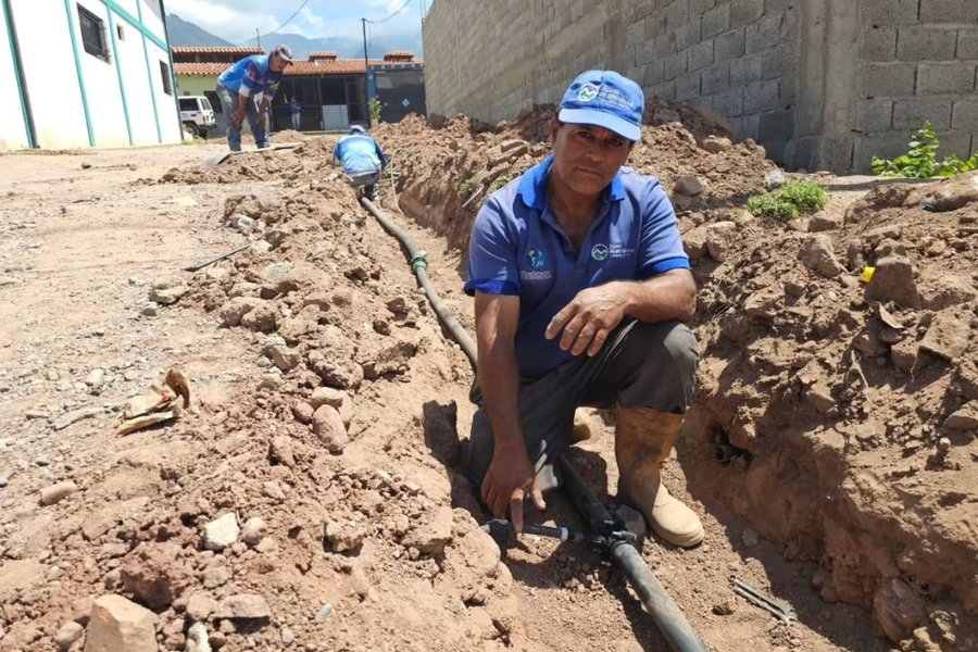 Mérida | Con 170 metros de tubería Hidroven optimiza red de agua potable en Sucre