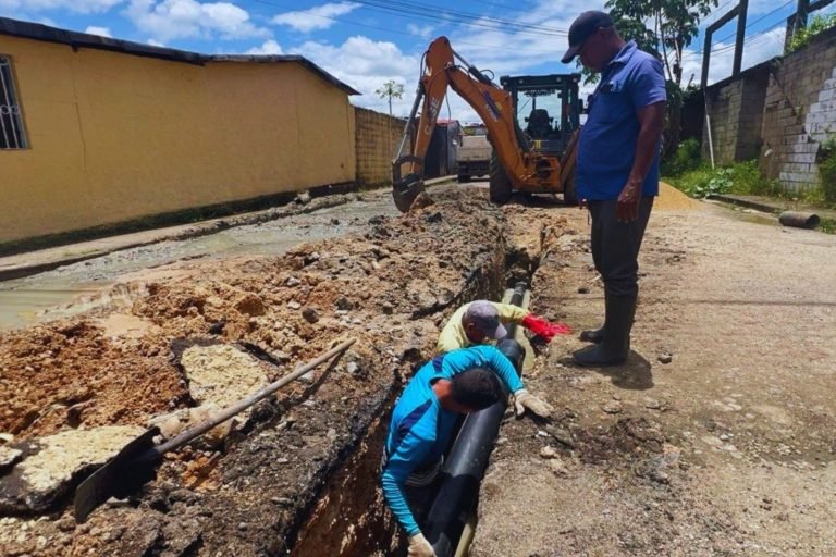 Sustituyen 9 metros de colector para aguas servidas en Monagas