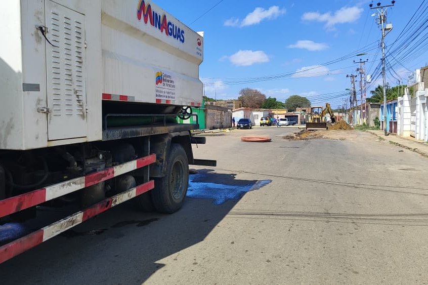 Sustituyen 50 metros de colector en el sector La Guinea de Coro