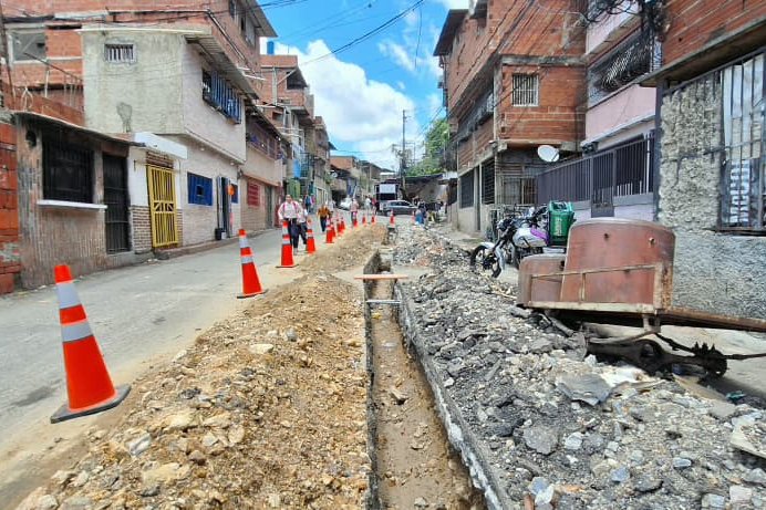 Culminan trabajos de sustitución de tubería en el sector La Parrilla de Petare