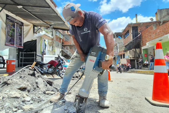 Culminan trabajos de sustitución de tubería en el sector La Parrilla de Petare