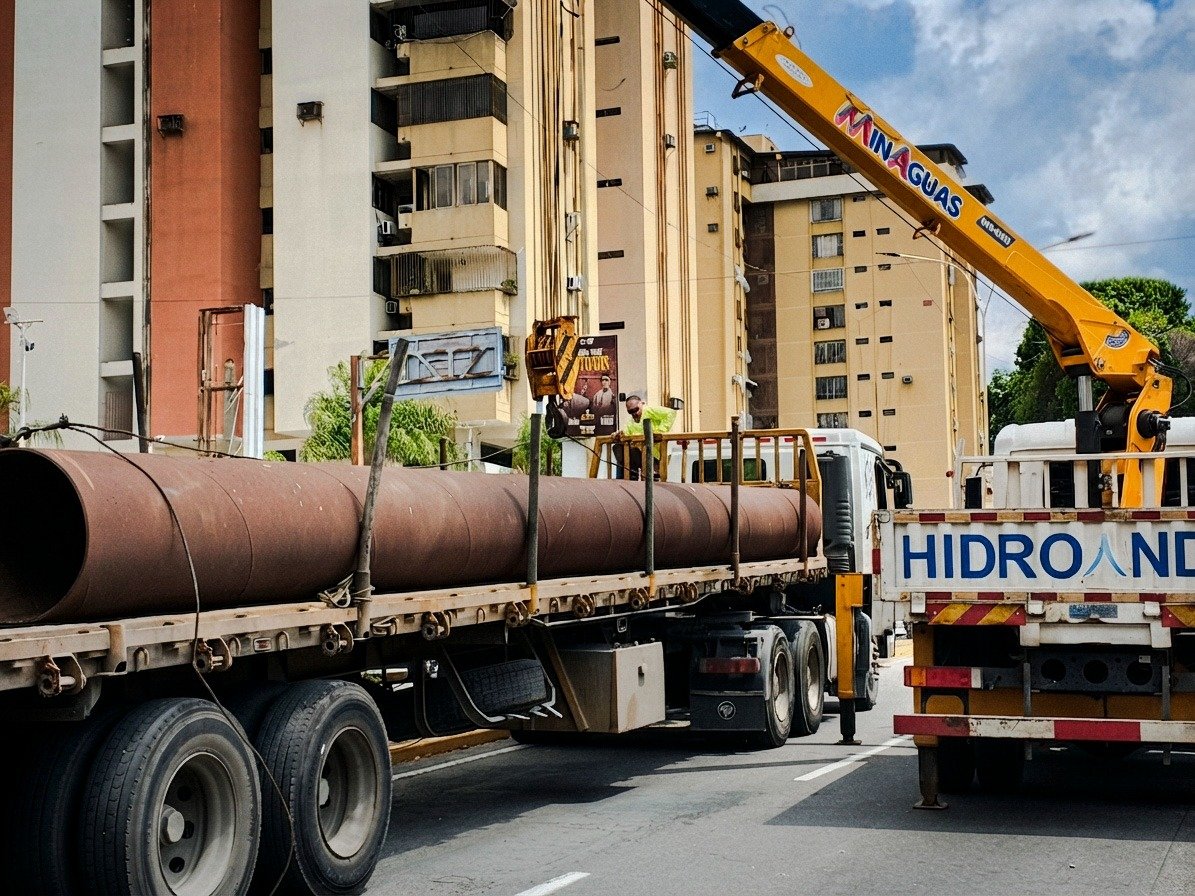 Avanza sustitución de 100 metros de tubería en avenida Bolívar de Valera