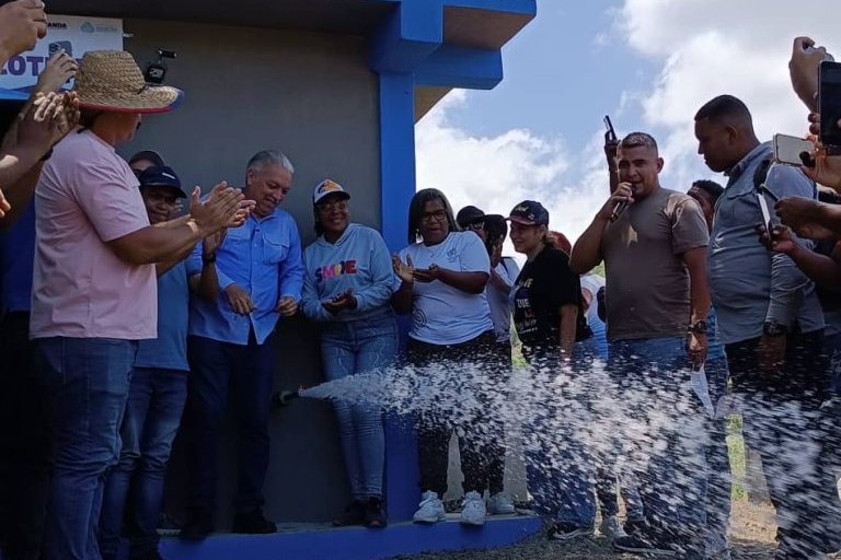Inauguran pozo de agua profunda en sector Oso Cotiza