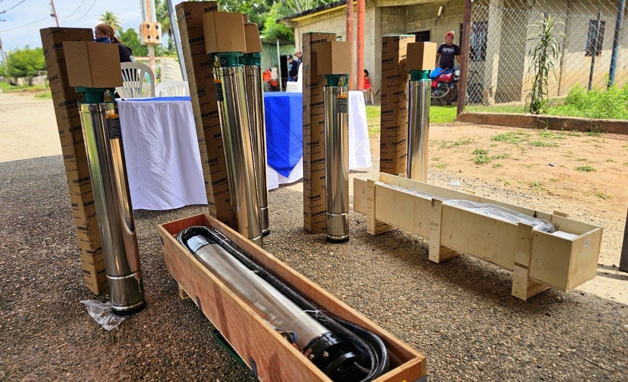 MinAguas entregó equipos para rehabilitación de 6 pozos en Zulia