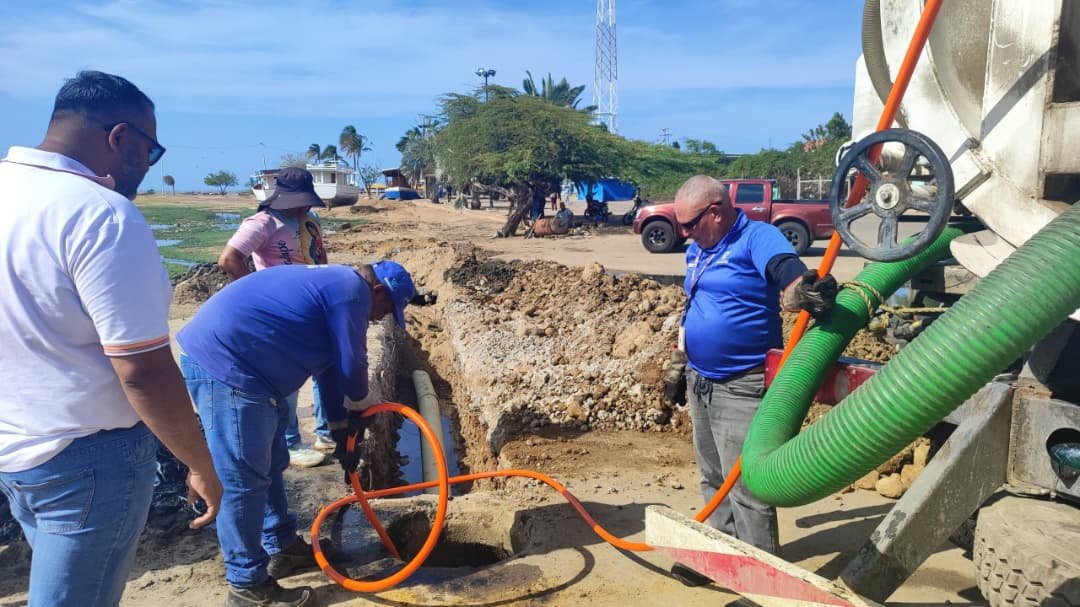 Gobierno Bolivariano construye 110 metros de colector y una boca de visita en La Vela de Coro