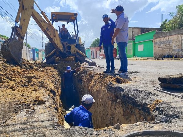 Sustituyen 50 metros de colector en el sector La Guinea de Coro