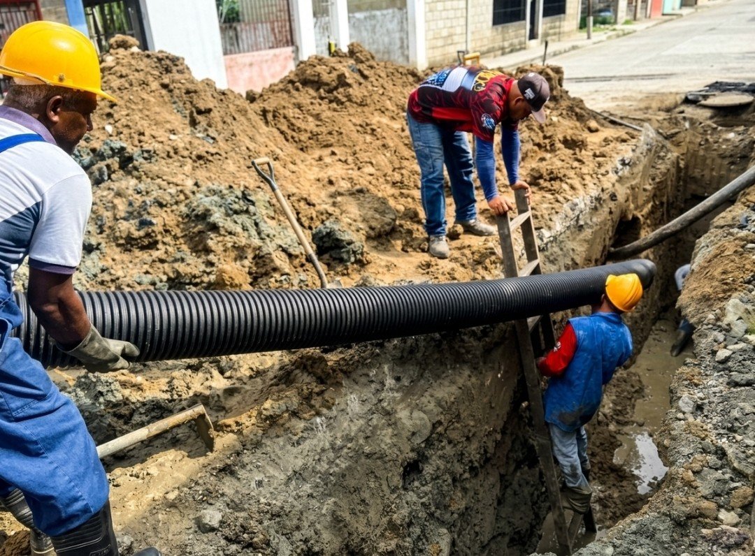Avanza sustitución de colector para aguas servidas en las Tapias 3 en Yaracuy