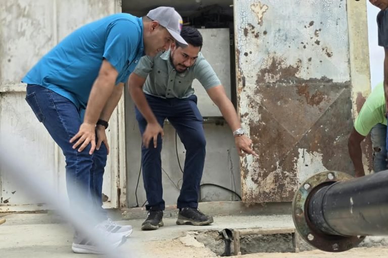Inspeccionan trabajos de rehabilitación en la estación de bombeo de aguas servidas Norte en Falcón