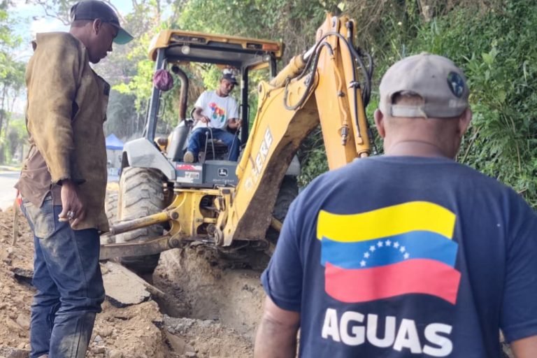 Gobierno Bolivariano avanza con sustitución de 500 metros de tubería en Baruta