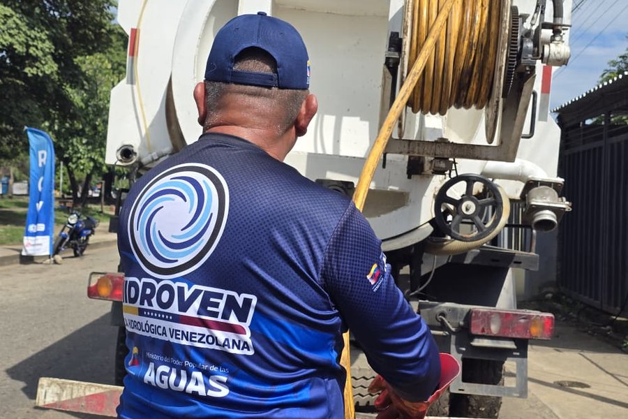 Gobierno nacional optimiza red de agua potable en la parroquia Corazón de Jesús tras Consulta Popular