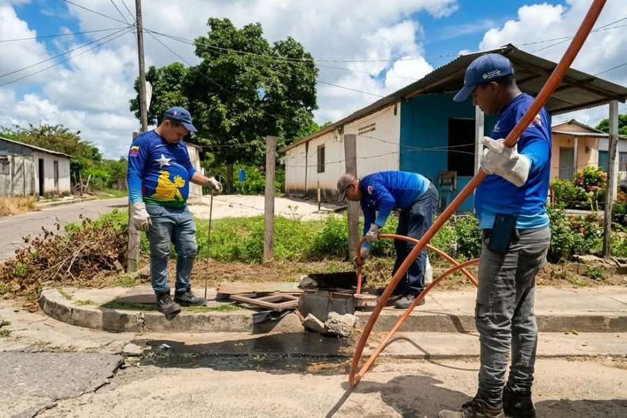 Bolívar | Hidroven ejecuta plan de mantenimiento en colectores de aguas servidas en El Palmar
