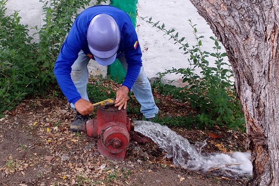 Gobierno Bolivariano garantiza agua potable a más de 1.740 familias en Mérida