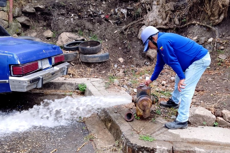 Gobierno Bolivariano garantiza agua potable a más de 1.740 familias en Mérida