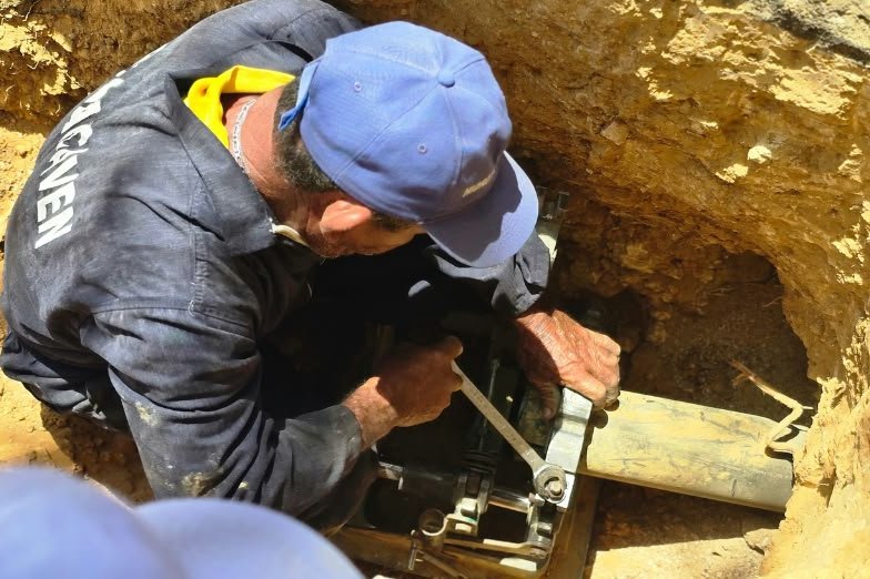 Ejecutan mejoras en el sistema de distribución de Cerro Norte en Falcón
