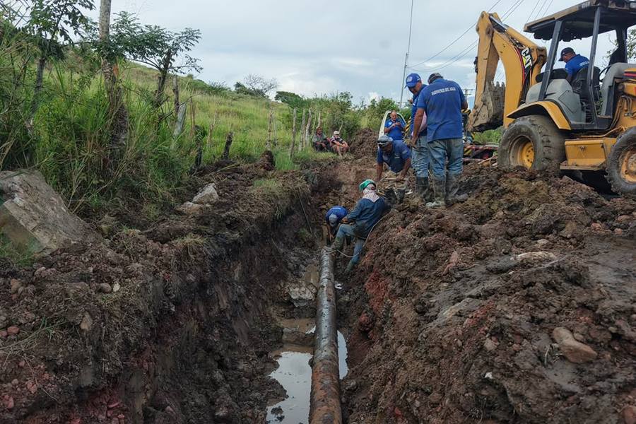 Instalan de 30 metros de tubería en atención a 1.500 familias del estado Táchira