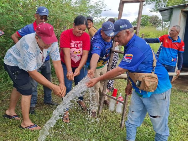 Hidroven activa pozos profundos en la población El Manteco del estado Bolívar