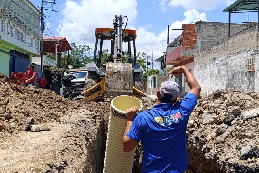 Aragua | Gobierno Bolivariano atiende 200 familias con sustitución de colectores en Maracay
