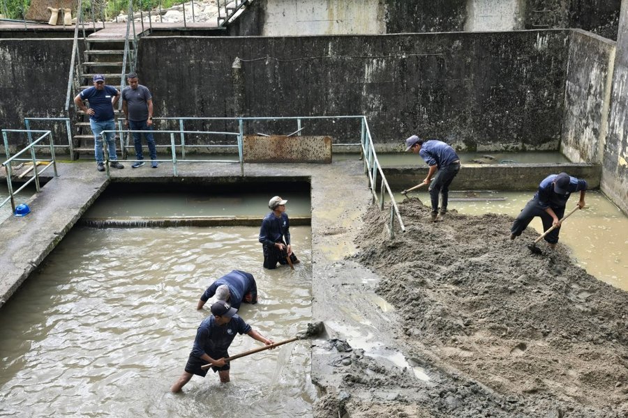 Hidroven realiza mantenimiento en el dique Cañabrava del estado Mérida