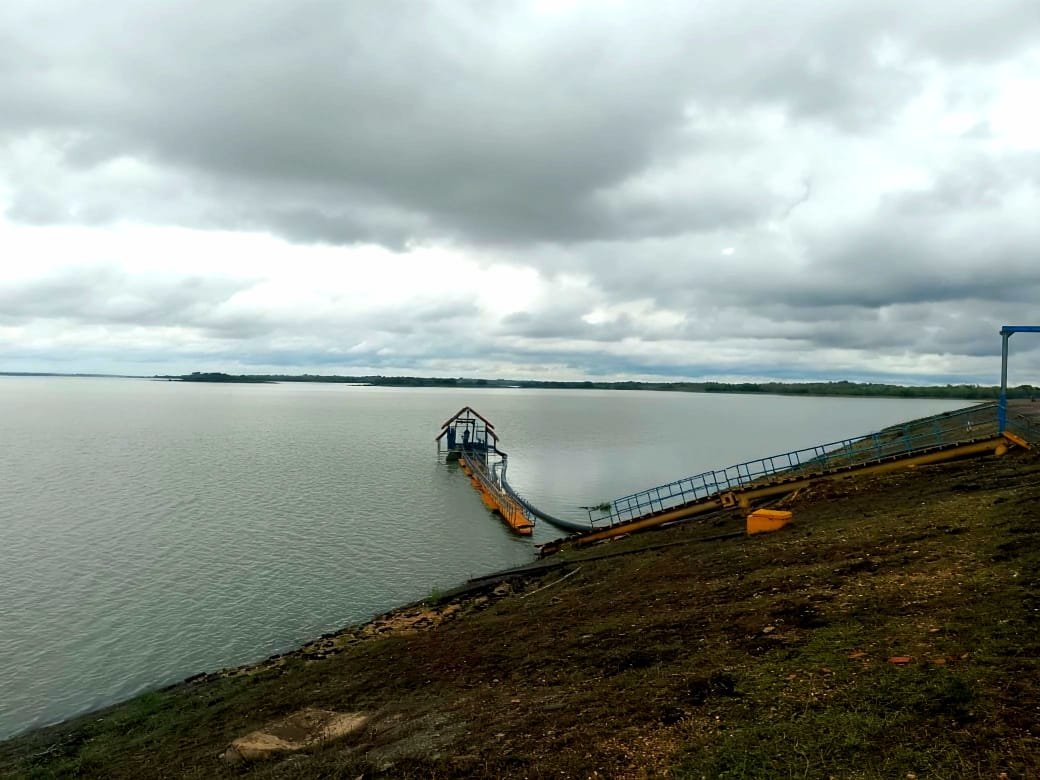 Instalan con éxito gabarra en la captación del embalse El Pueblito en Guárico