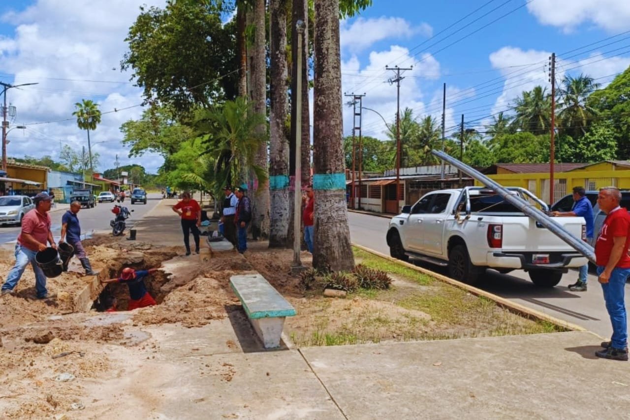 MinAguas restablece el servicio de agua potable para más de 3.200 familias en la parroquia La Pica