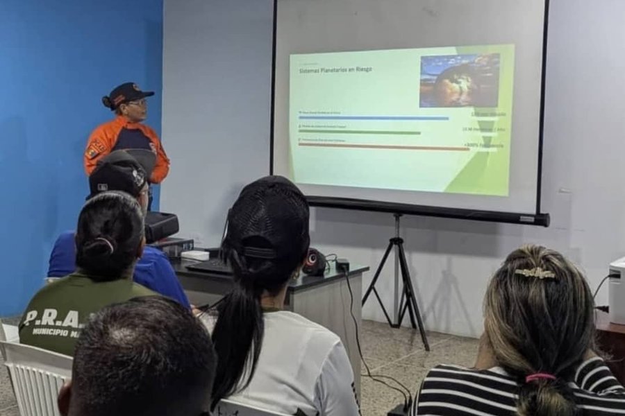 La Fuerza Trabajadora de Hidroven en Monagas recibe charla sobre la crisis climática