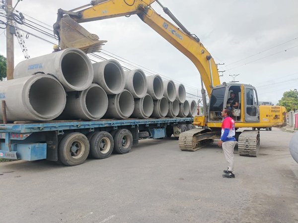 Gobierno Bolivariano entrega tuberías en el municipio Peña de Yaracuy para optimizar red de aguas servidas