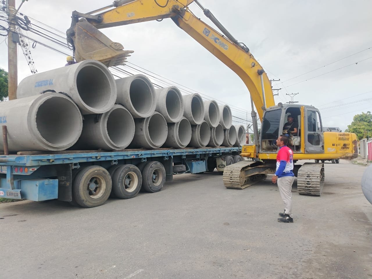 Gobierno Bolivariano entrega tuberías en el municipio Peña de Yaracuy para optimizar red de aguas servidas