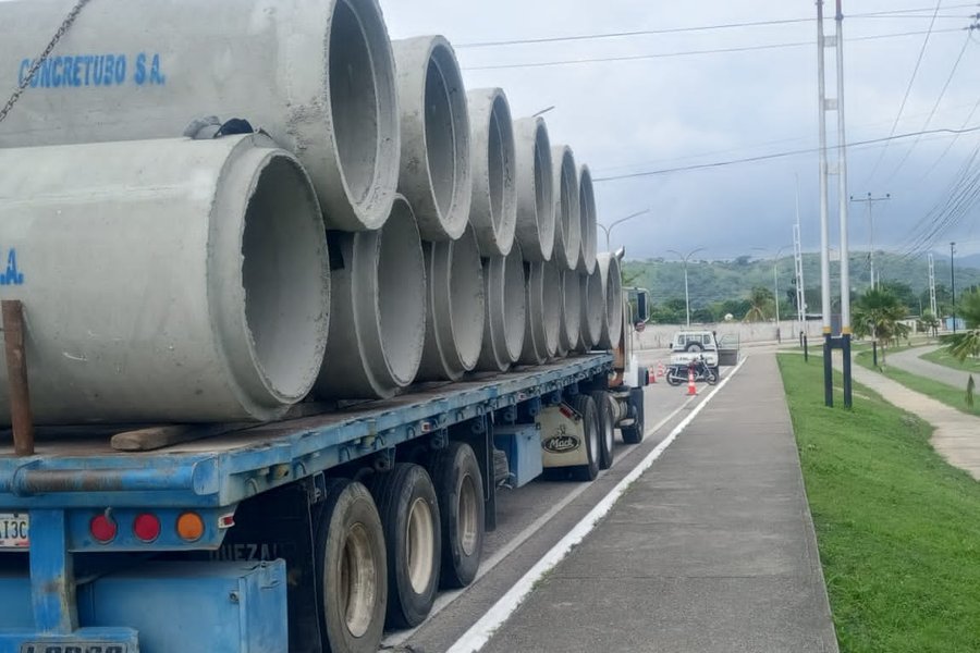 Gobierno Bolivariano entrega tuberías en el municipio Peña de Yaracuy para optimizar red de aguas servidas