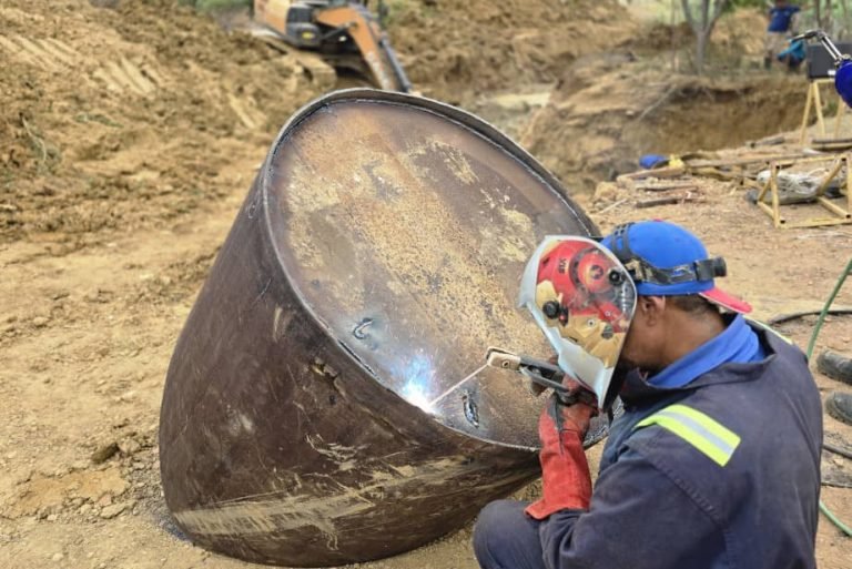 Hidroven ejecuta reparación de alta complejidad en Falcón y restablece agua potable a más de 110 mil familias de Paraguaná