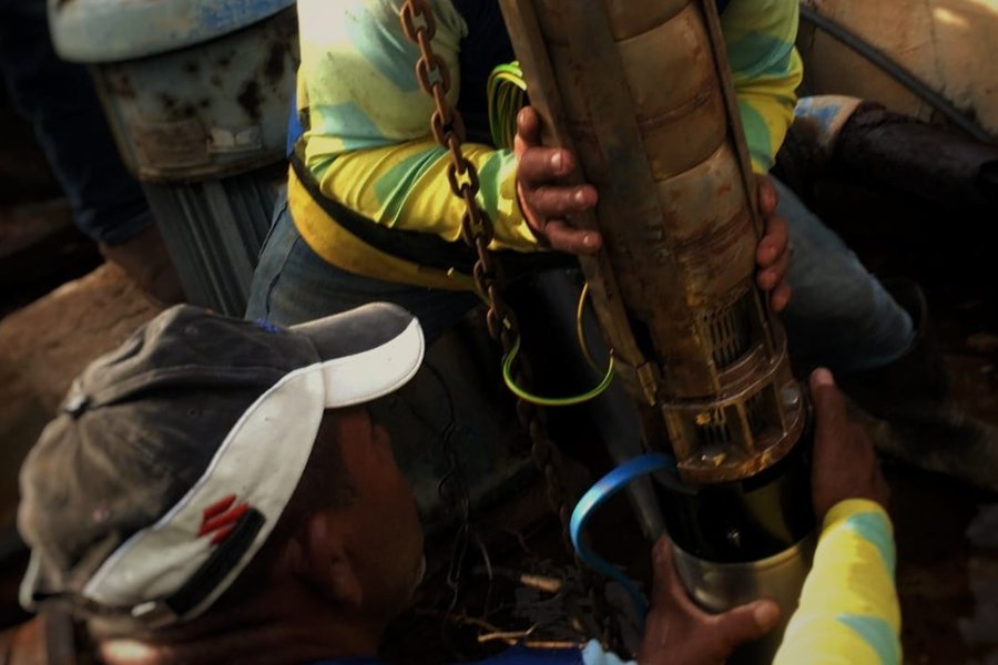 Instalan nuevo equipo sumergible en planta José Leonardo Chirino en Falcón