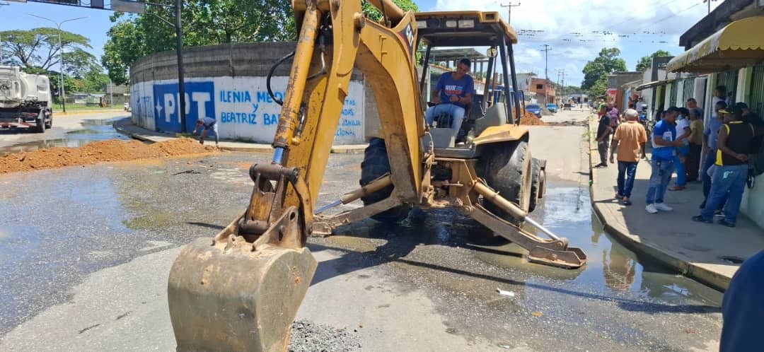 Gobierno Bolivariano inicia sustitución de colector para aguas servidas en Yaracuy